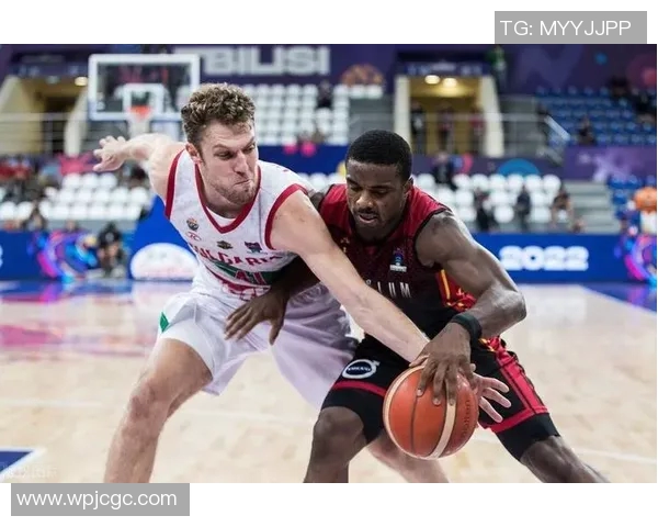 巴萨篮球队迎战贝尔格莱德红星队争夺欧冠小组赛胜利