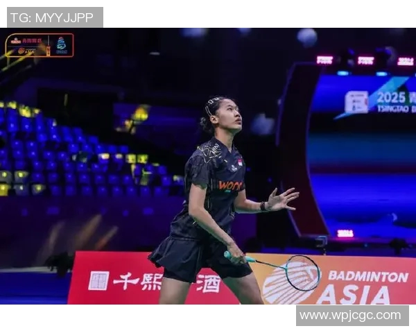 陈宇菲与山口茜的巅峰对决谁将赢得羽毛球赛场的荣耀与胜利 陈宇菲与山口茜的巅峰对决谁将赢得羽毛球赛场的荣耀与胜利