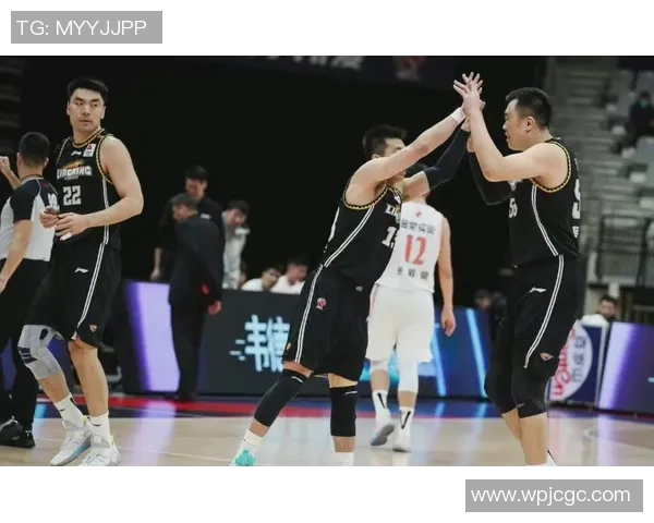 勇士大胜鹈鹕继续保持不败——篮球盛宴的终极体验 勇士大胜鹈鹕继续保持不败——篮球盛宴的终极体验